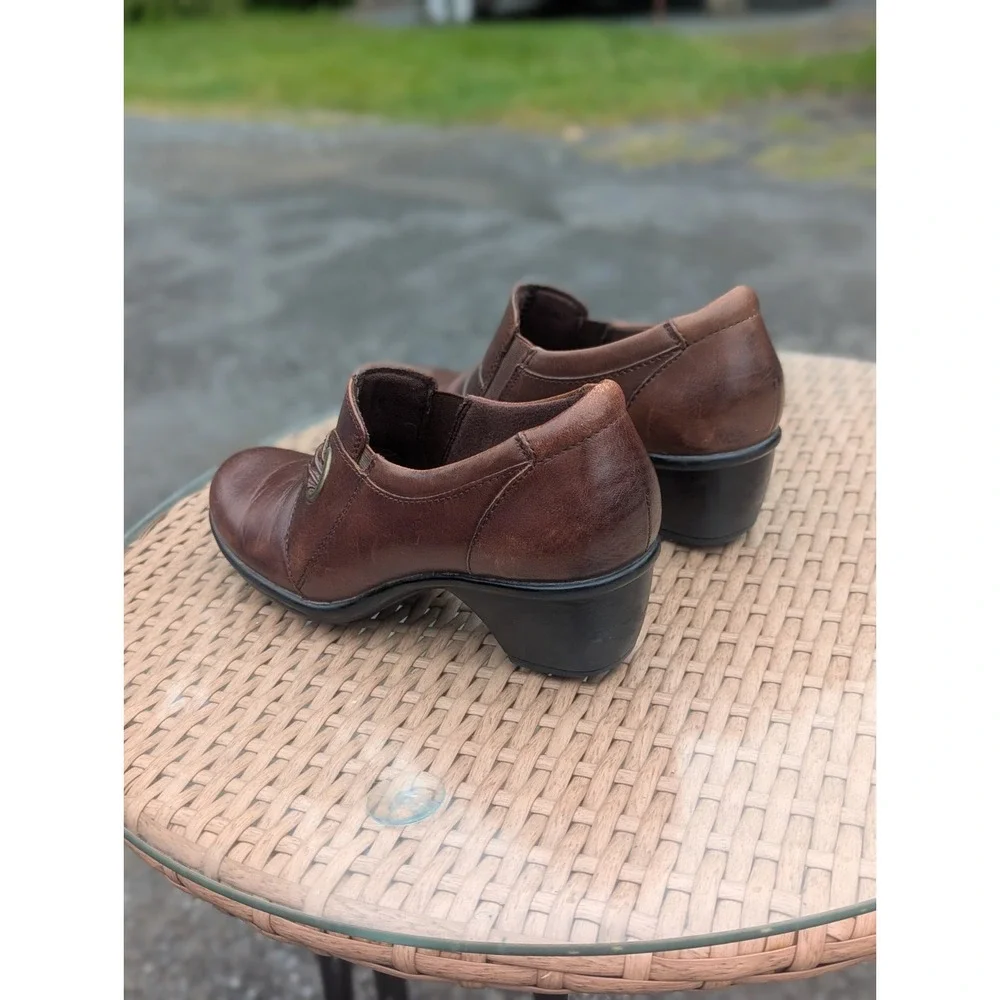 Clarks bendables brown